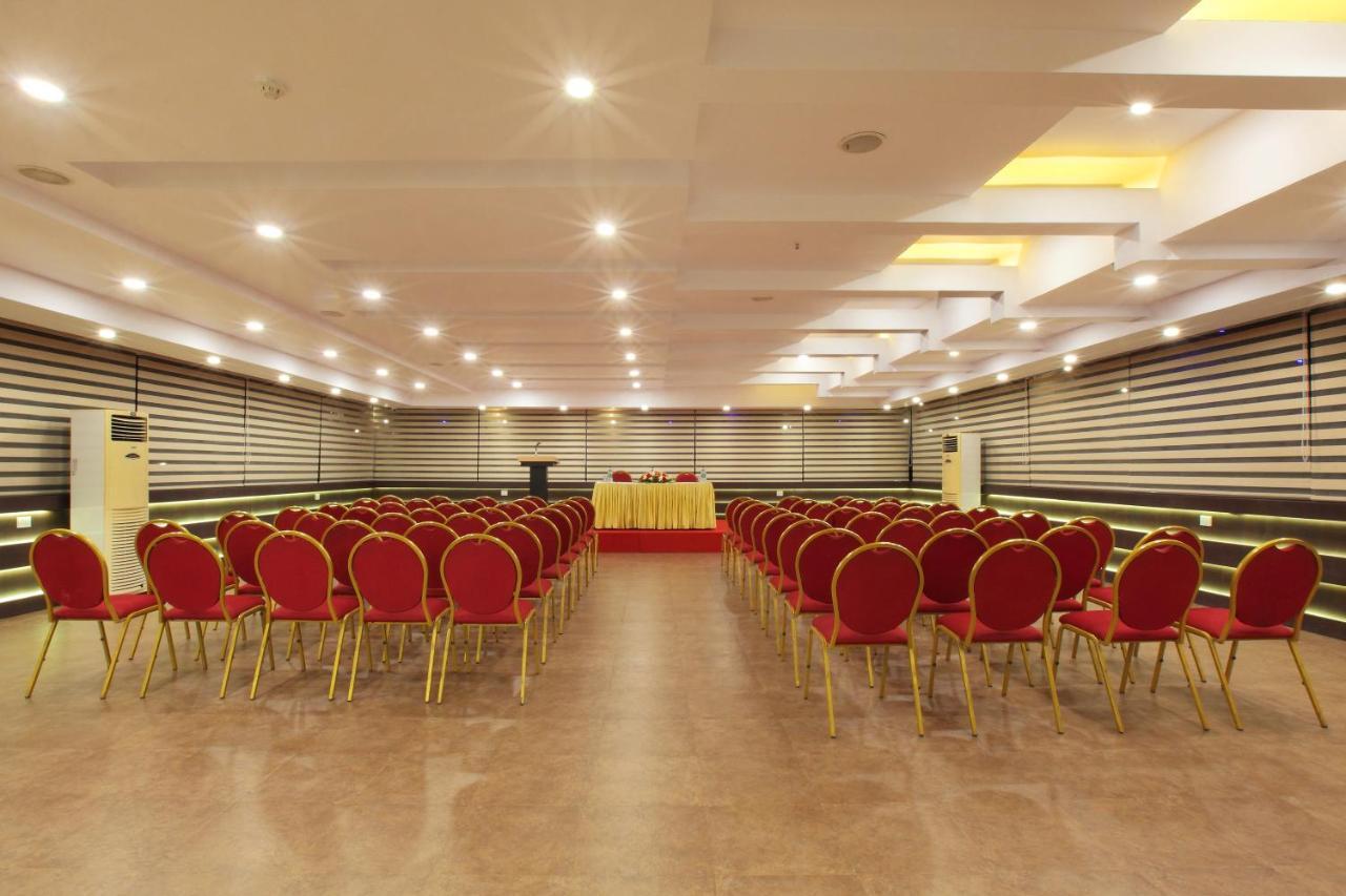 Hotel Kings Empire Kochi Exterior foto
