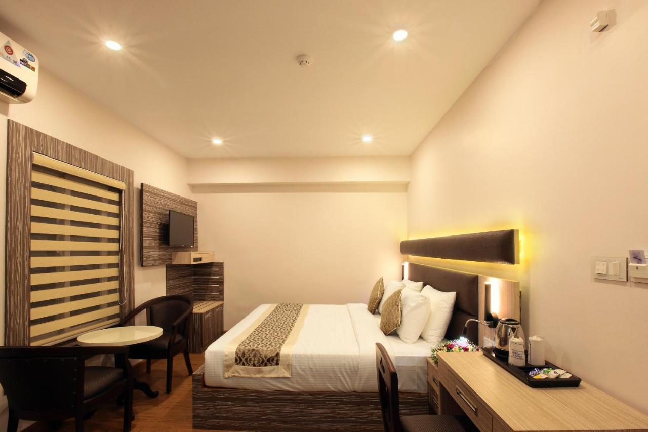 Hotel Kings Empire Kochi Exterior foto